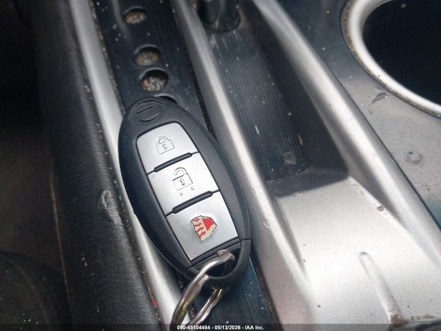 Nissan Pathfinder S