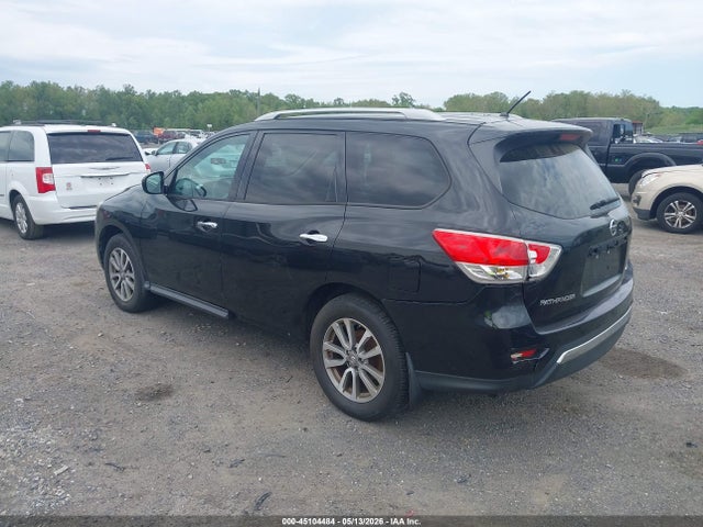 Nissan Pathfinder S