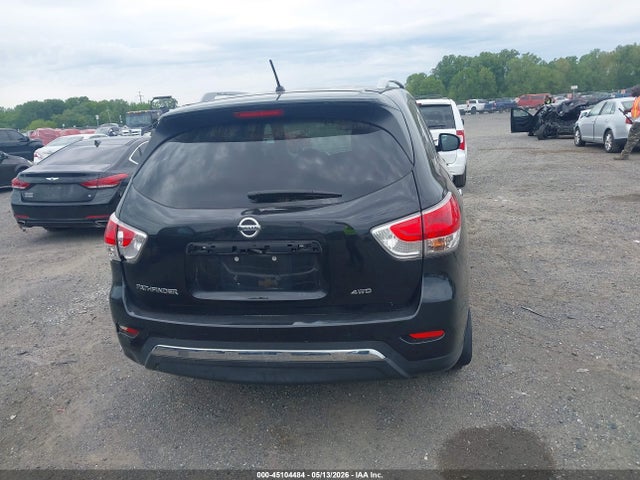 Nissan Pathfinder S