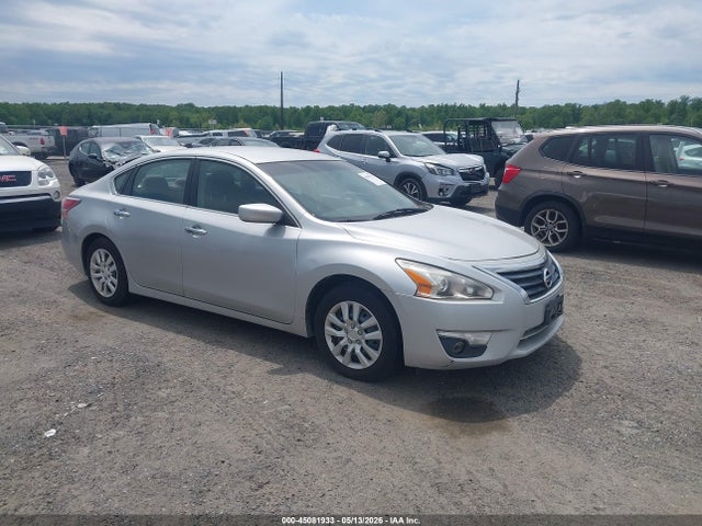 Salvage Nissan Altima Image
