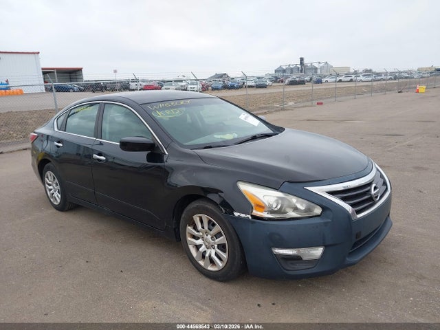 Salvage Nissan Altima Image