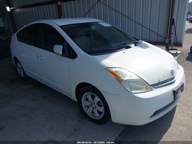 Salvage Toyota Prius Image