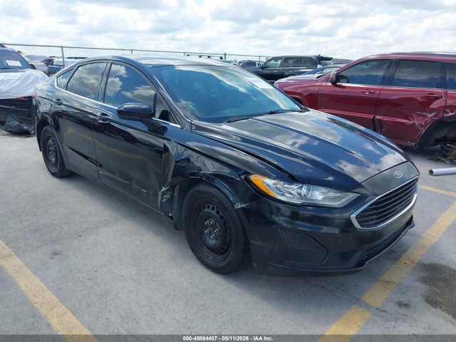 Salvage Ford Fusion Image