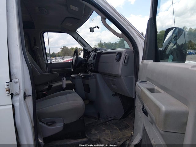 Ford E-250 Commercial