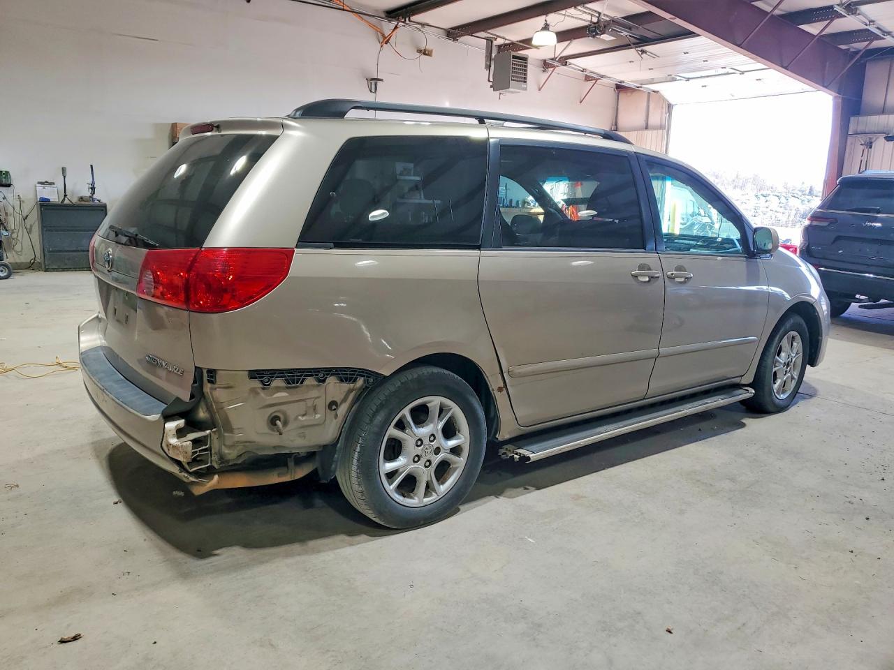 Toyota Sienna Xle 7 Passenger