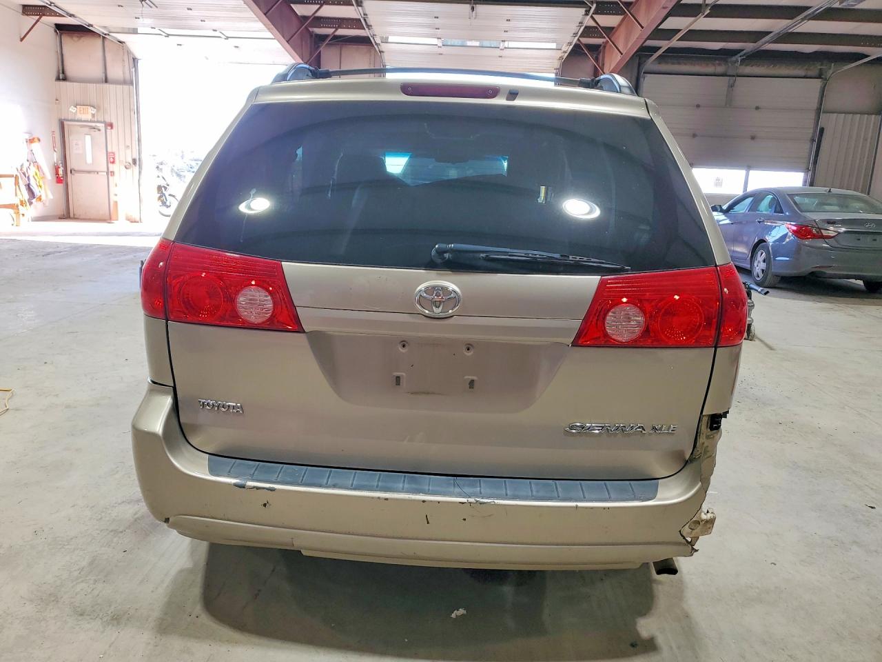 Toyota Sienna Xle 7 Passenger