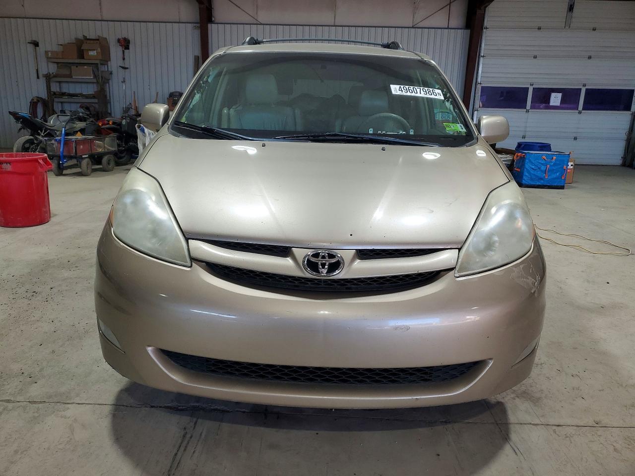 Toyota Sienna Xle 7 Passenger