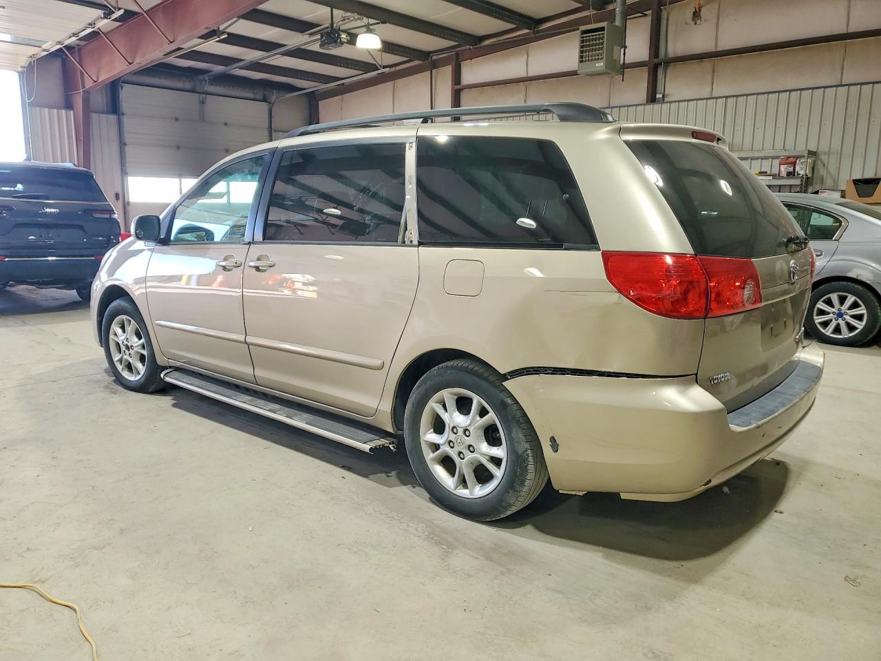 Toyota Sienna Xle 7 Passenger