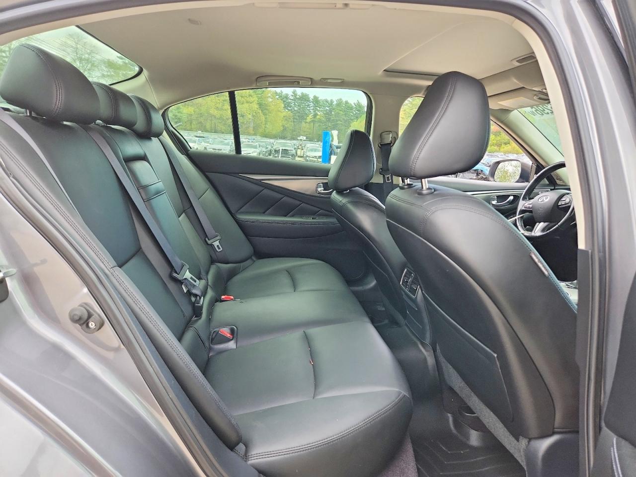 INFINITI Q50 3.0t P 3.0t Premium
