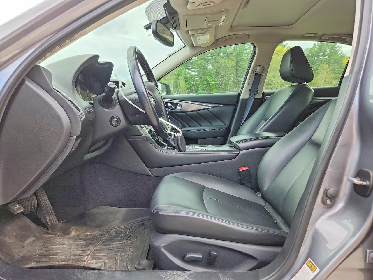 INFINITI Q50 3.0t P 3.0t Premium