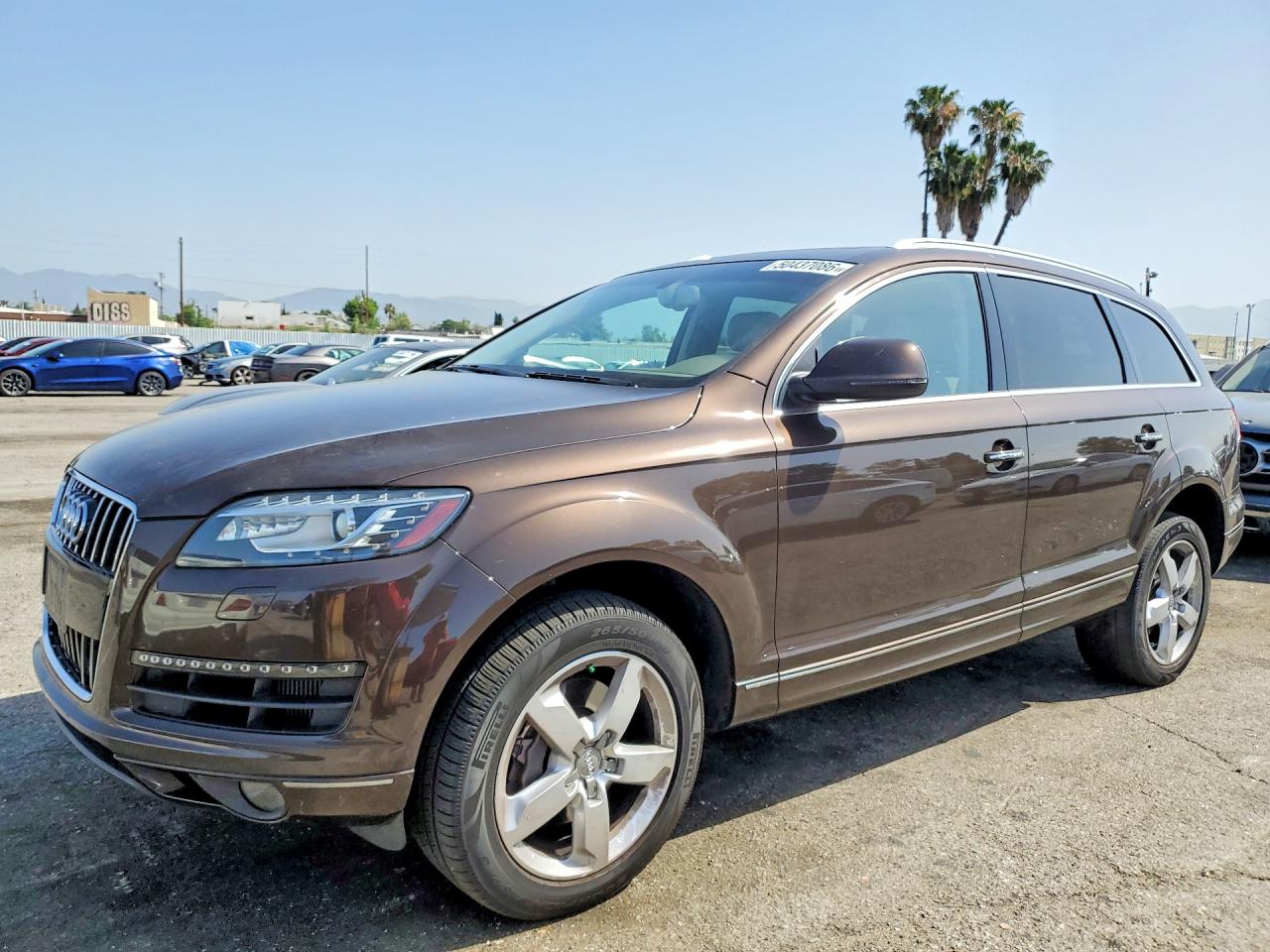 Salvage Audi Q7 Image