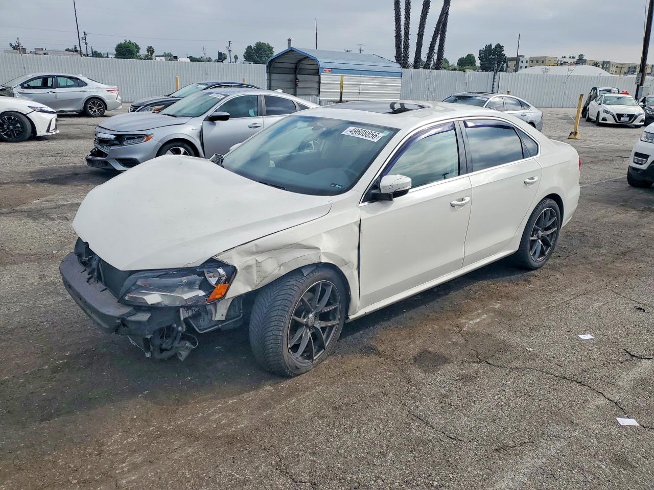 Salvage Volkswagen Passat Image