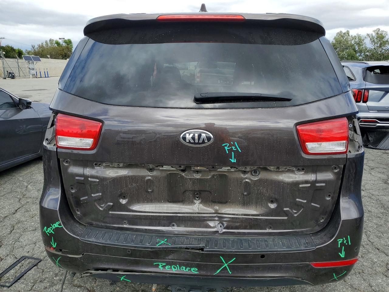 Kia Sedona Lx
