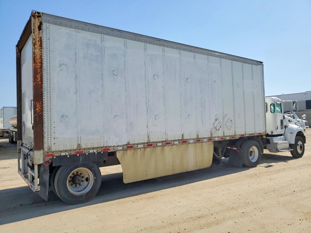 Peterbilt 382