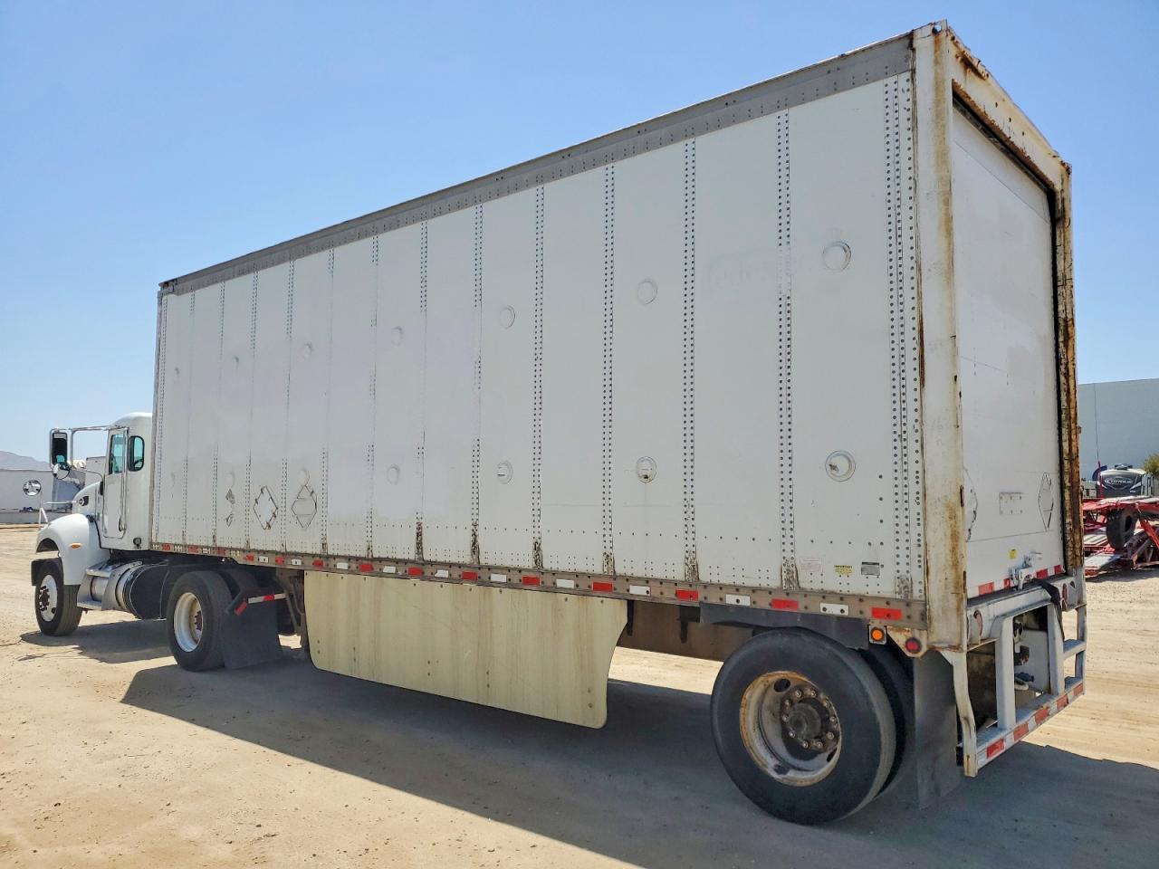 Peterbilt 382