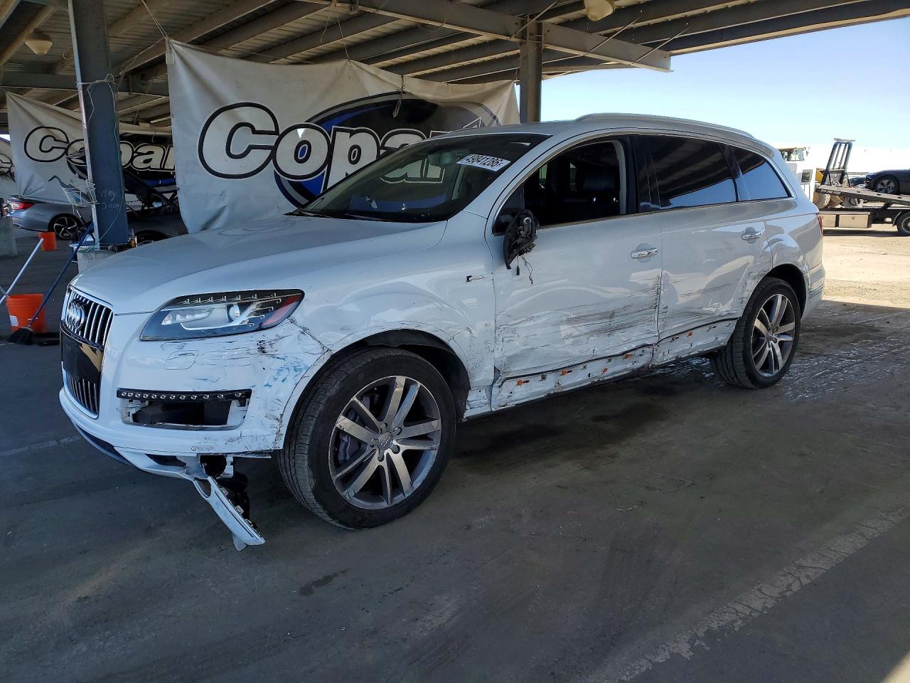 Salvage Audi Q7 Image