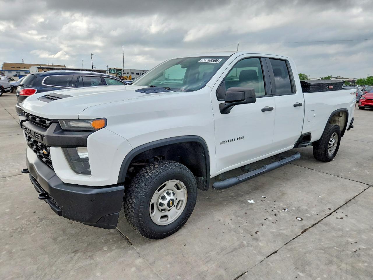 Salvage Chevrolet Silverado Image