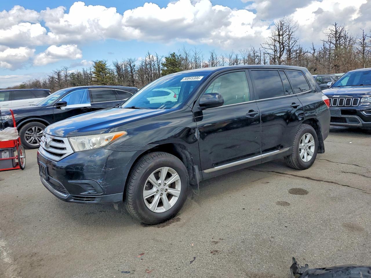 Salvage Toyota Highlander Image