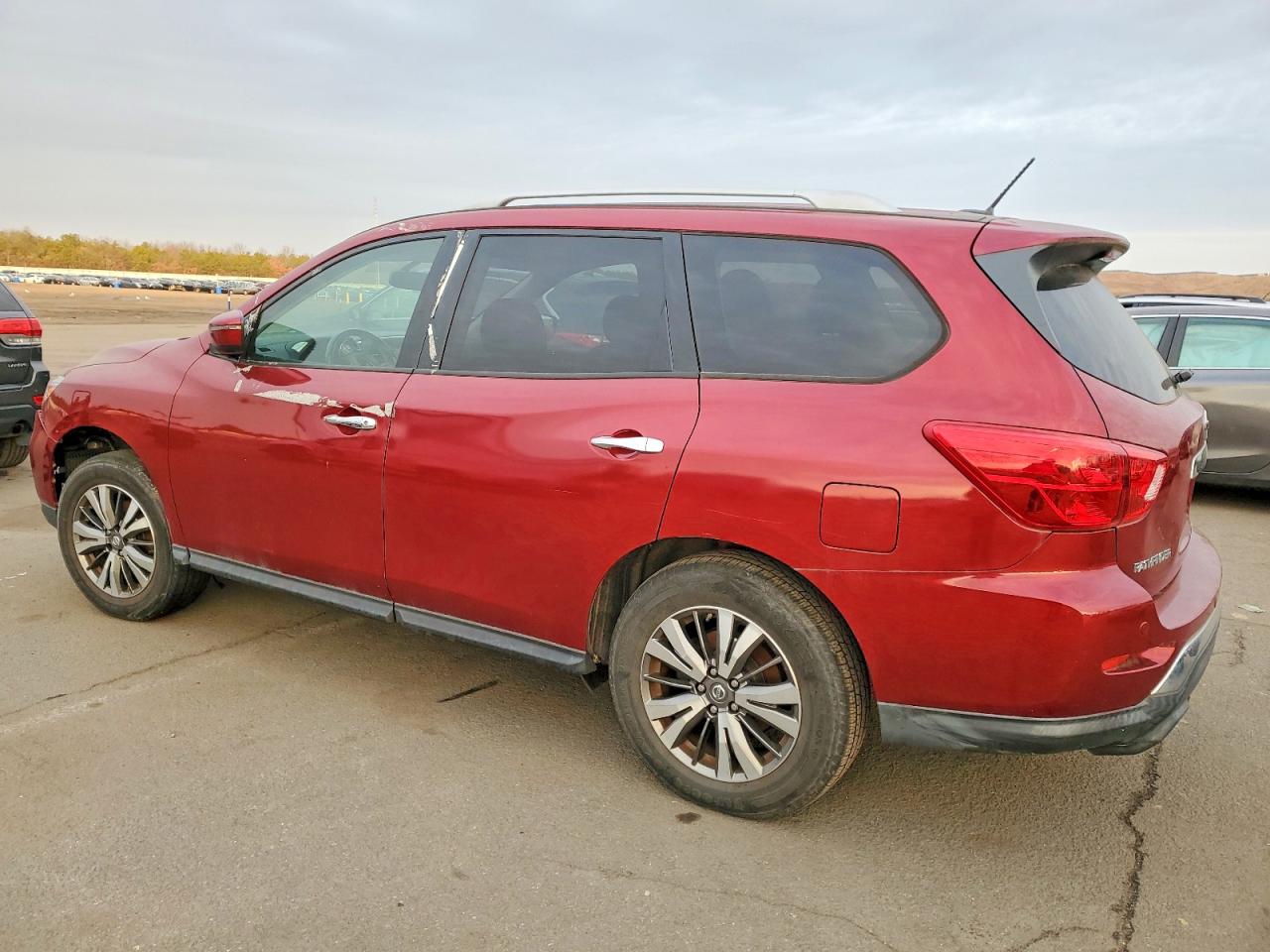 Nissan Pathfinder S