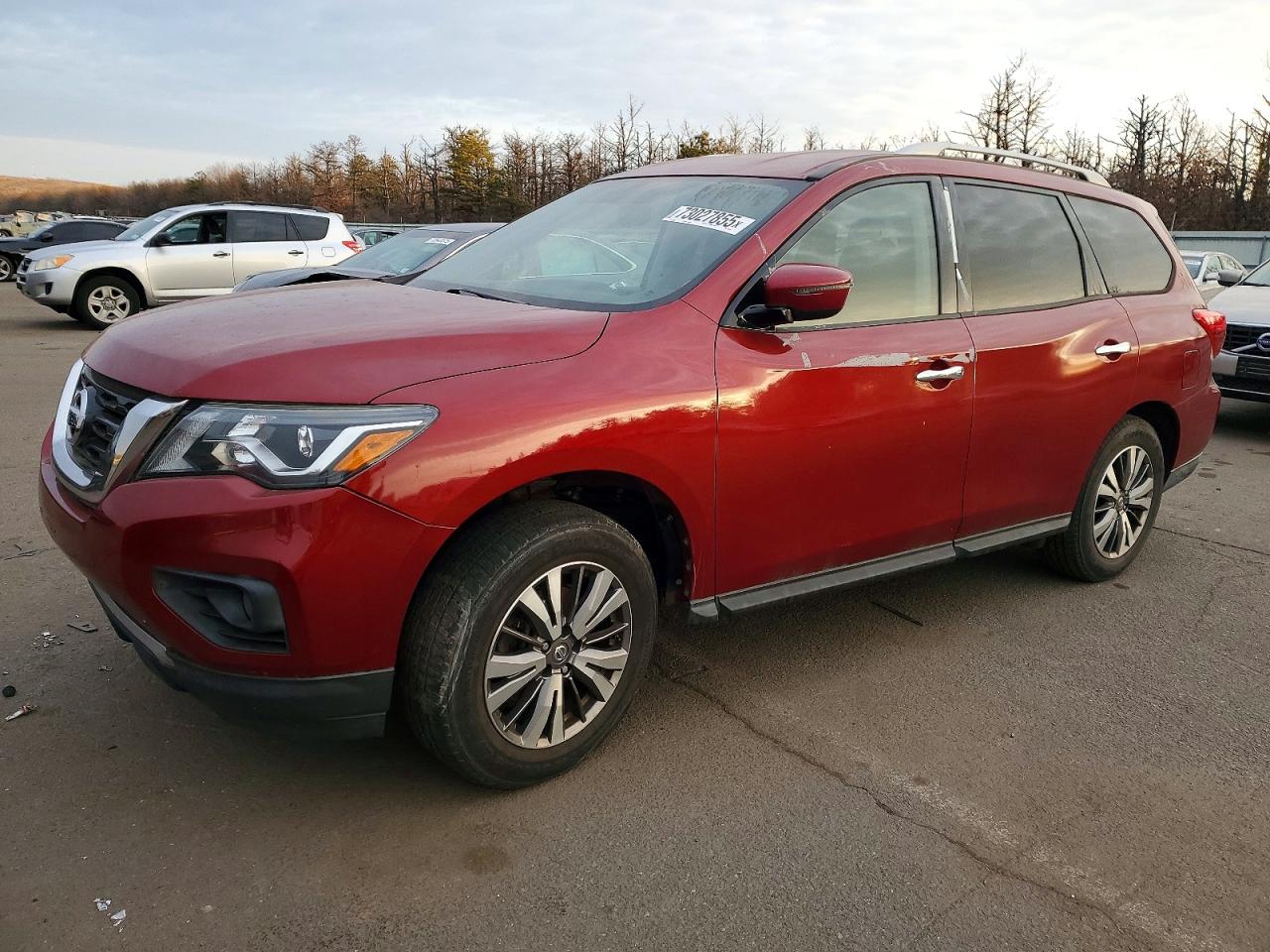 Salvage Nissan Pathfinder Image