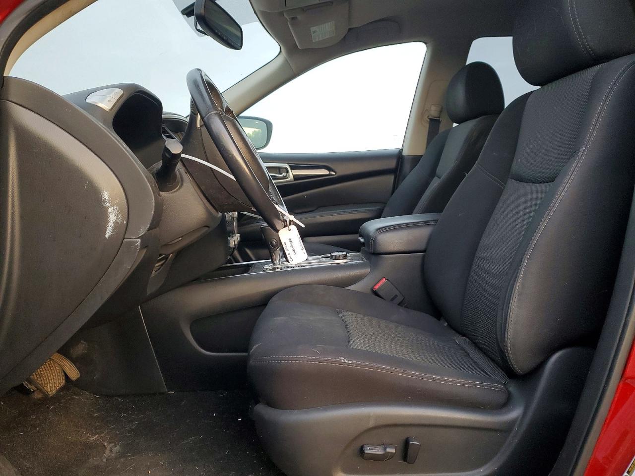 Nissan Pathfinder S