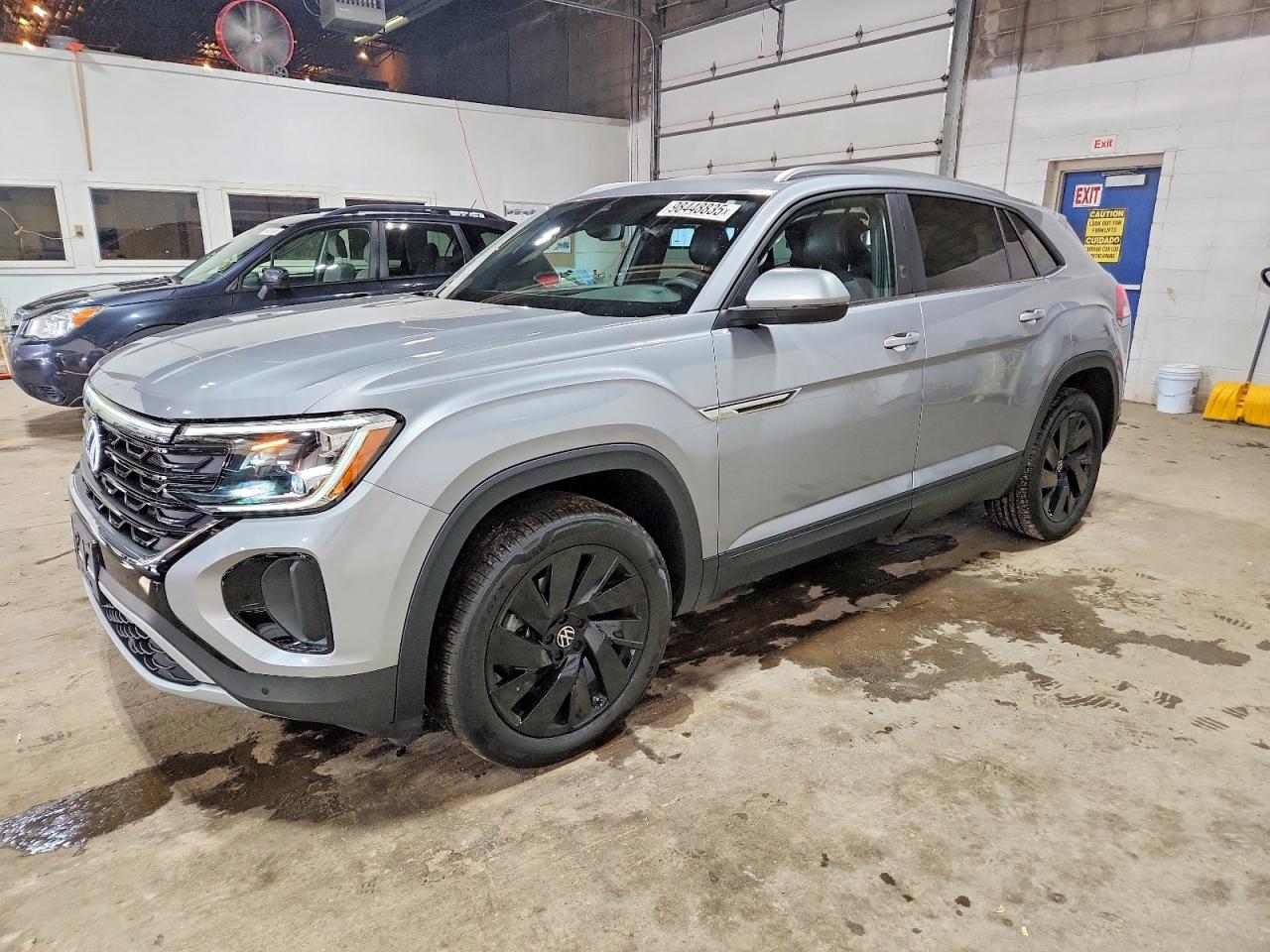 Salvage Volkswagen Atlas Image