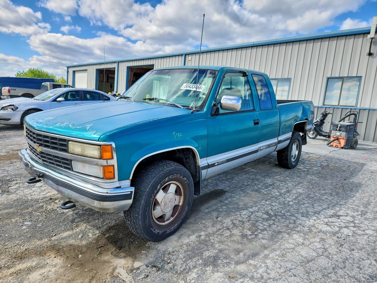 Salvage Chevrolet Gmt Image