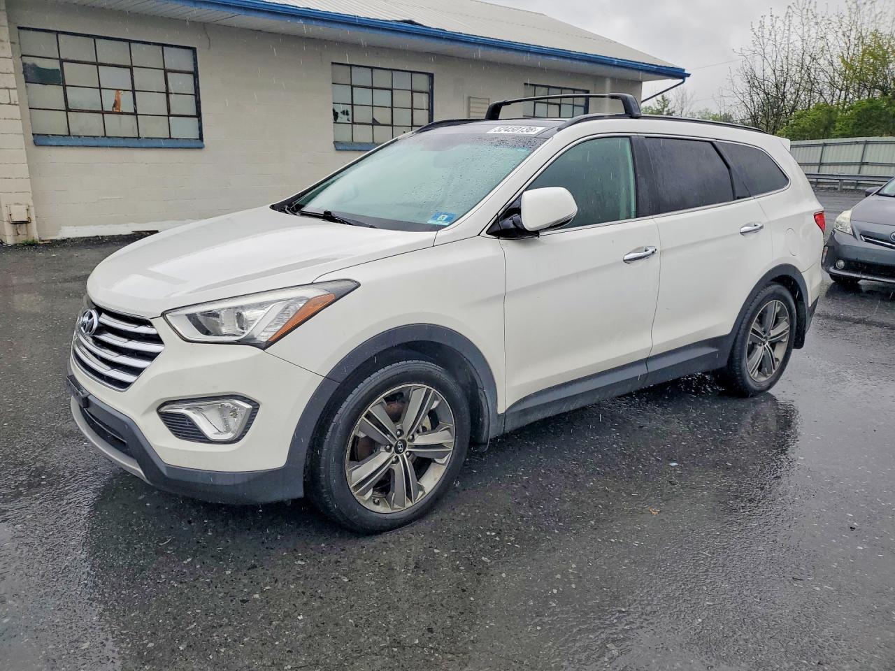 Salvage Hyundai SANTA FE Image