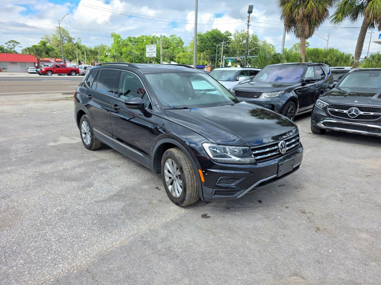 Salvage Volkswagen Tiguan Image