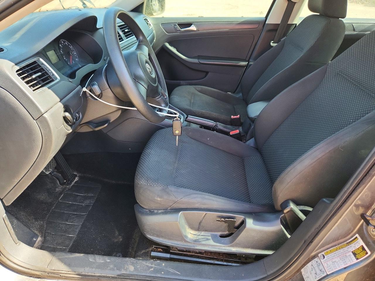 Volkswagen Jetta Base