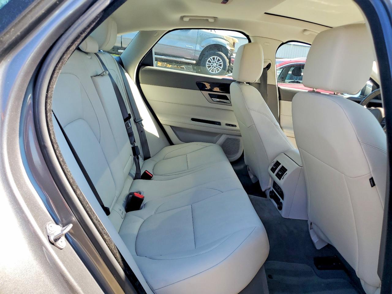 Jaguar XF Premium