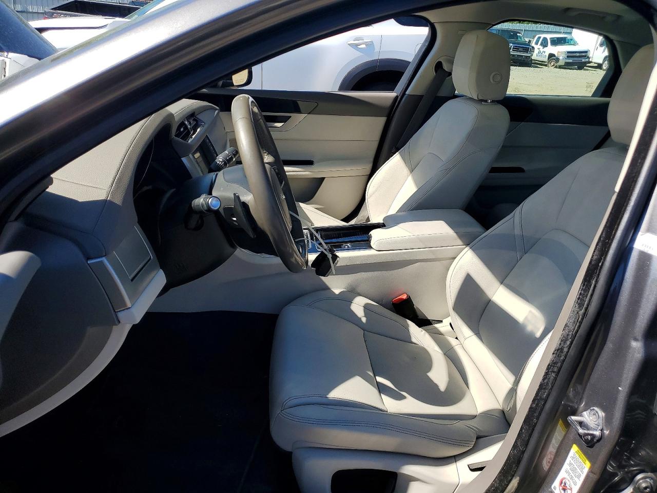 Jaguar XF Premium