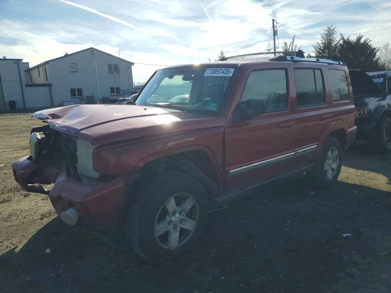 Salvage Jeep Commander Image