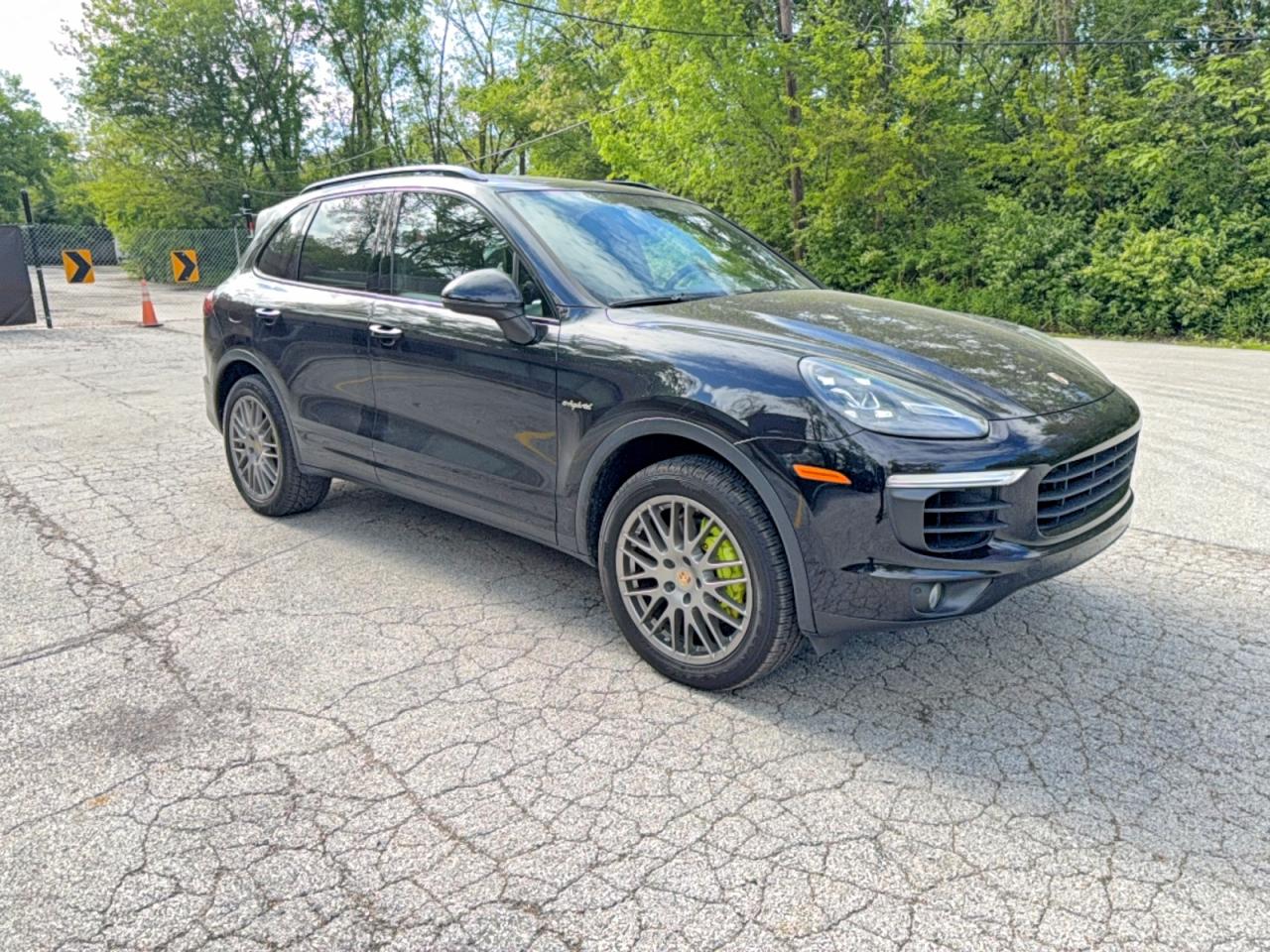 Salvage Porsche Cayenne Image