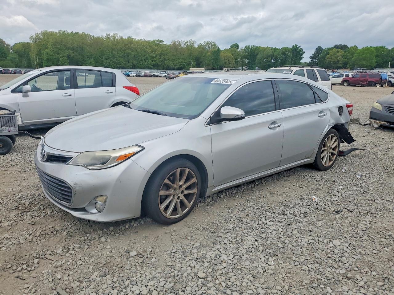 Salvage Toyota Avalon Image