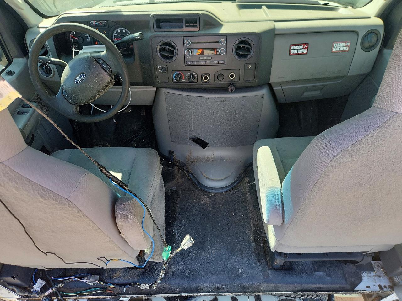 Ford Econoline E450 Super Duty Cutaway Van