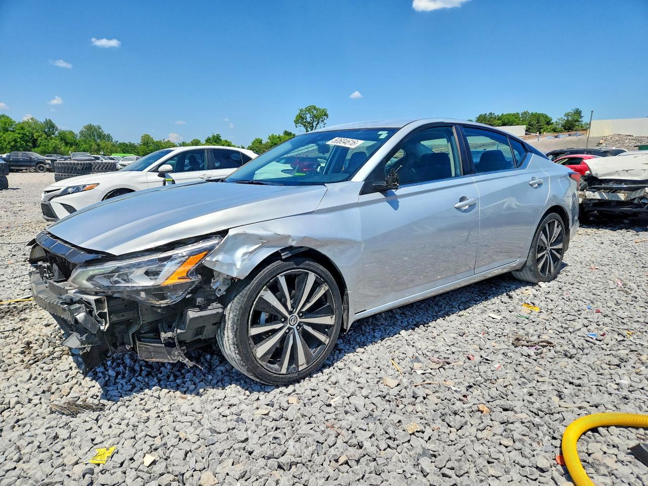 Salvage Nissan Altima Image