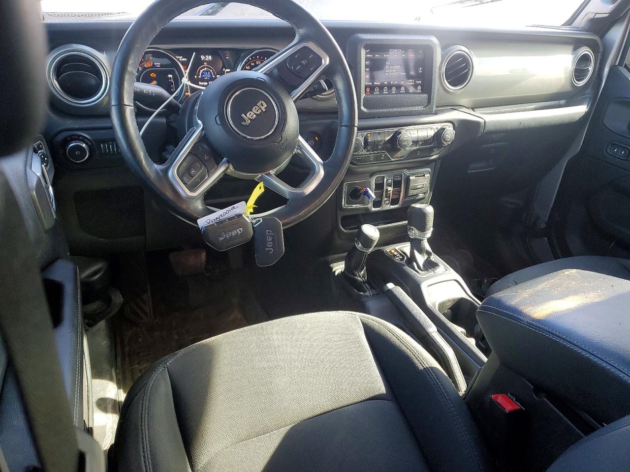 Jeep Wrangler Sahara