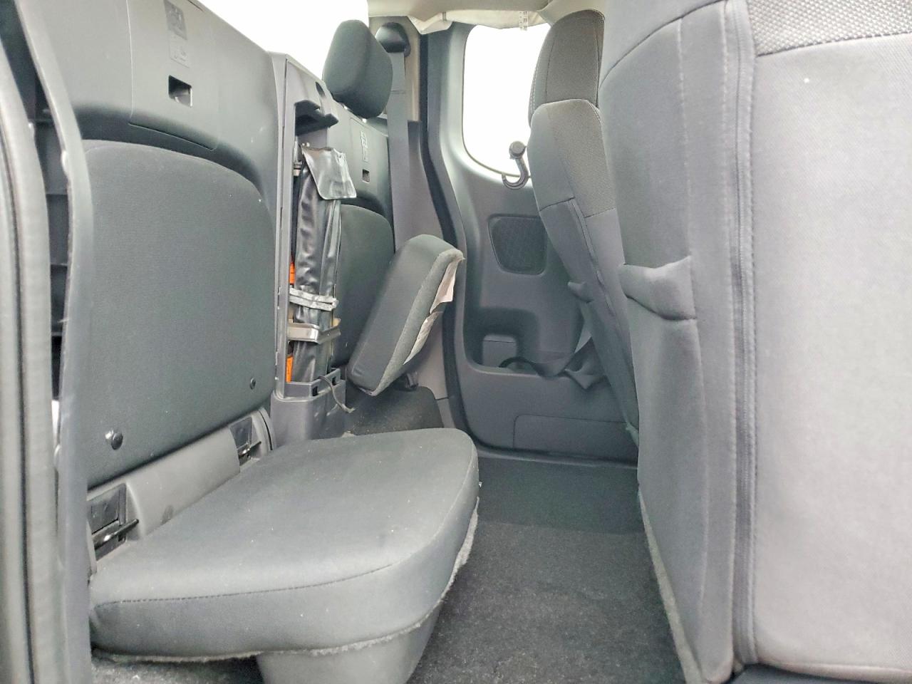 Nissan Frontier Sv