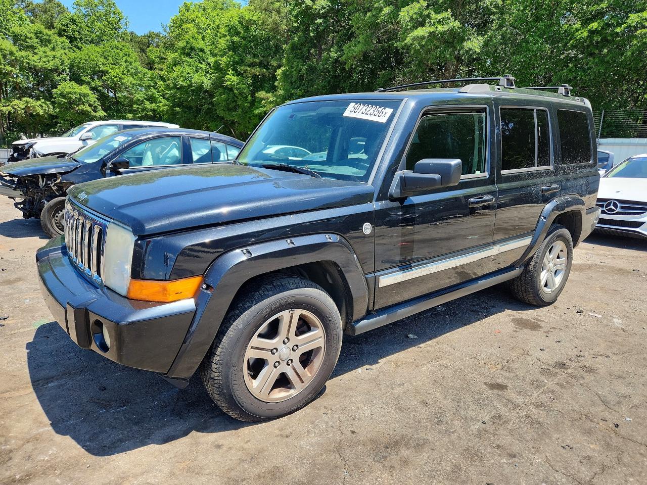 Salvage Jeep Commander Image