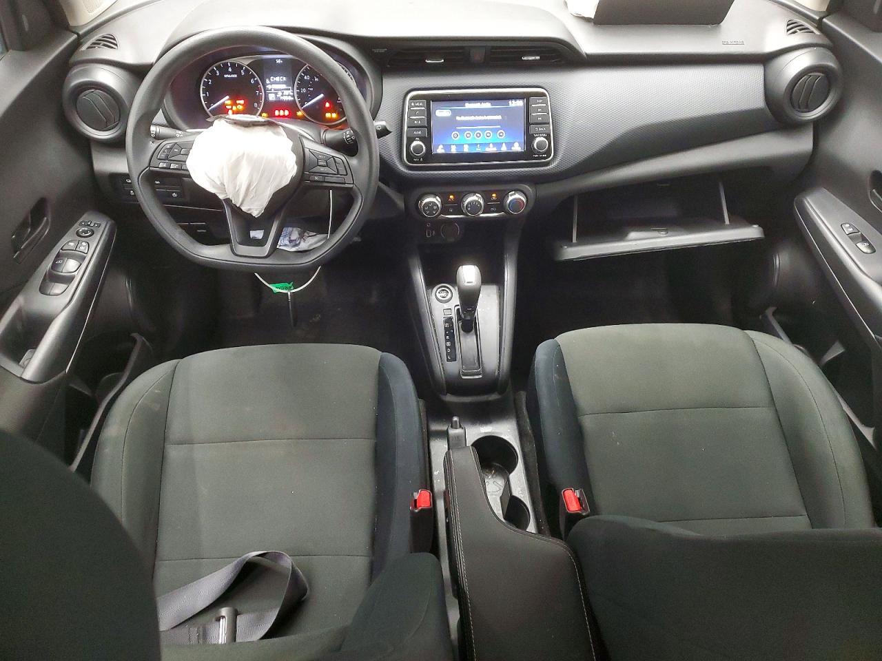 Nissan Kicks S