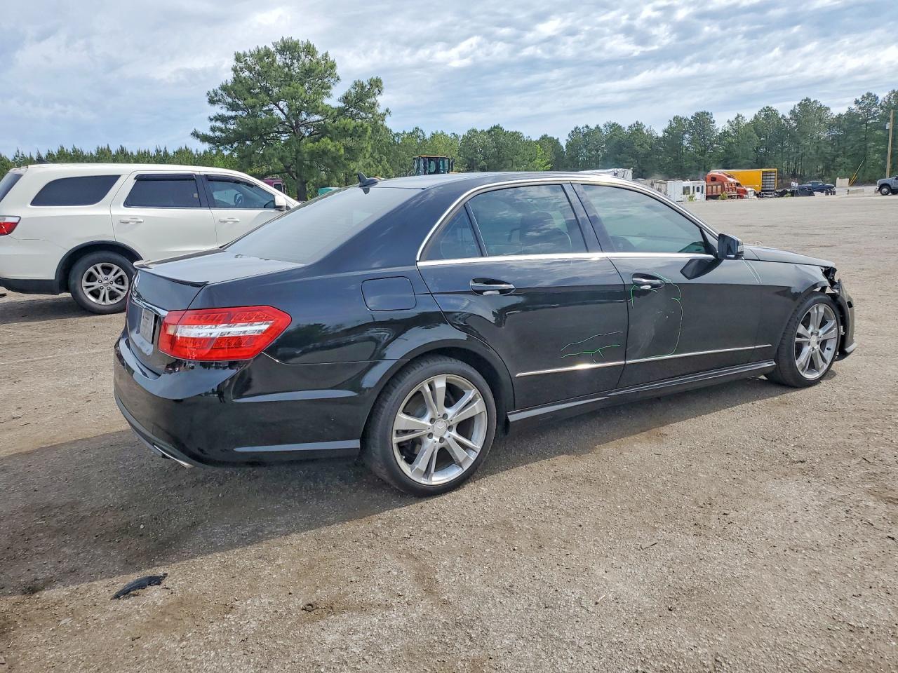 Mercedes-Benz E-Class 350