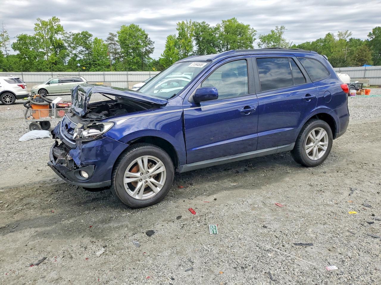 Salvage Hyundai SANTA FE Image