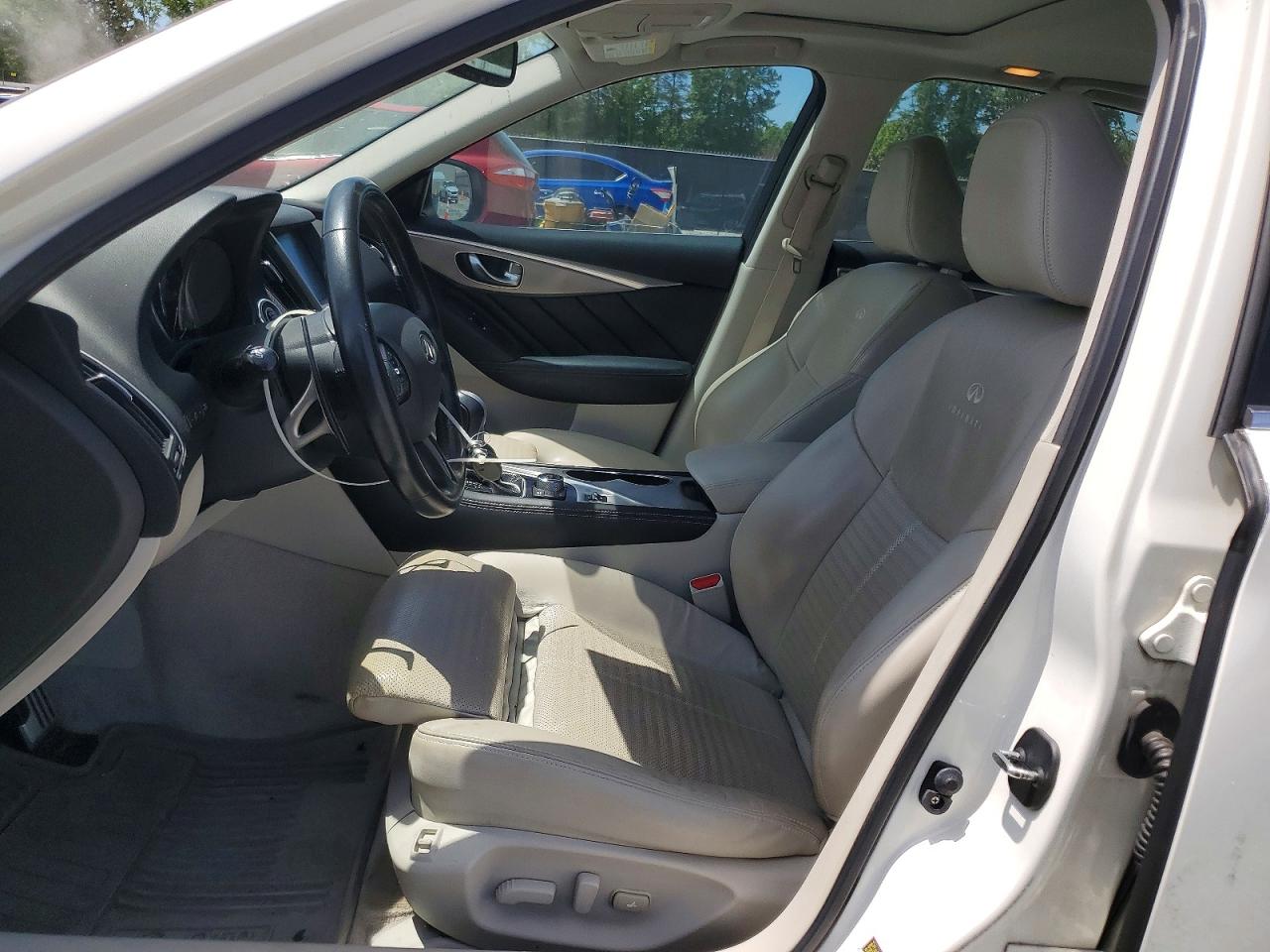 INFINITI Q50 Sport