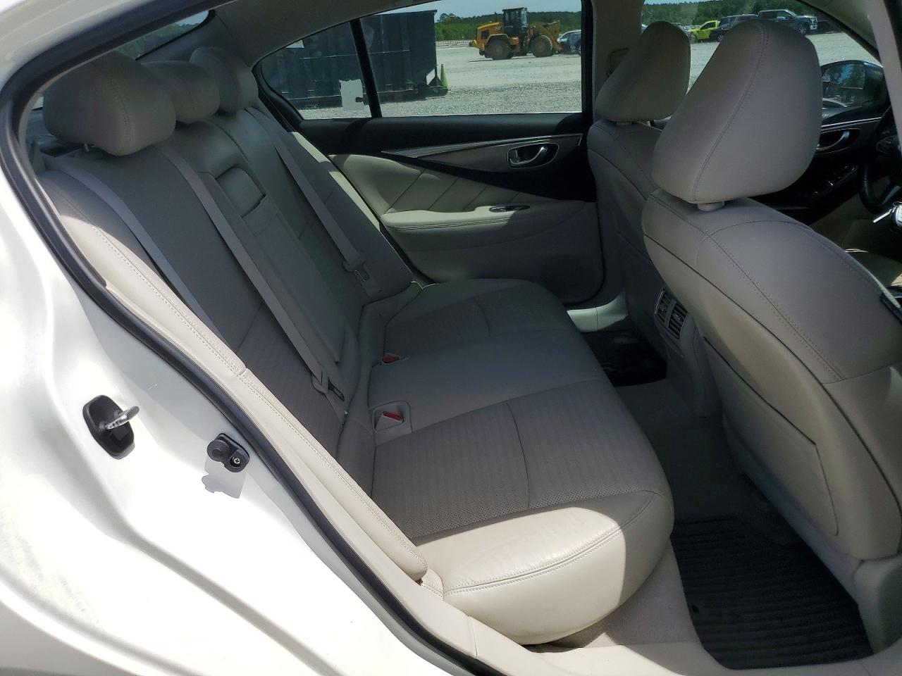 INFINITI Q50 Sport