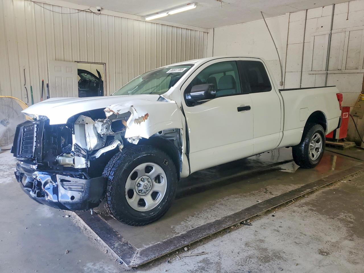 Salvage Nissan Titan Image