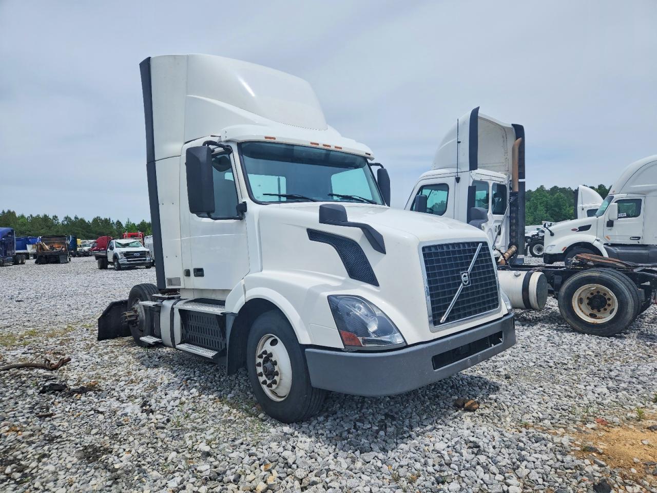 Salvage Volvo Vnl Image