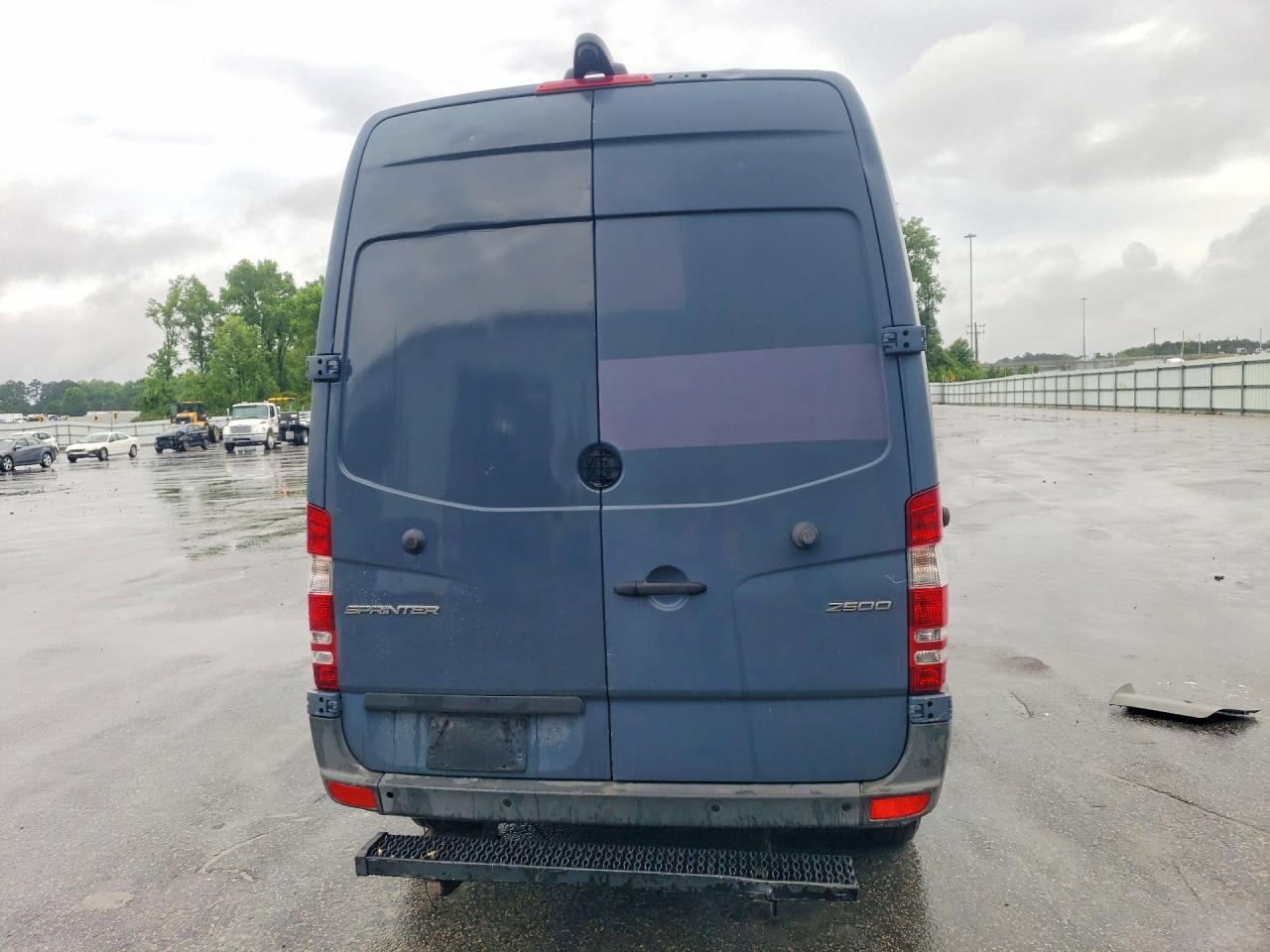 Mercedes-Benz Sprinter 2500