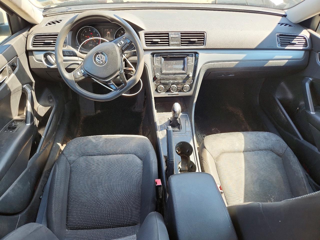 Volkswagen Passat S