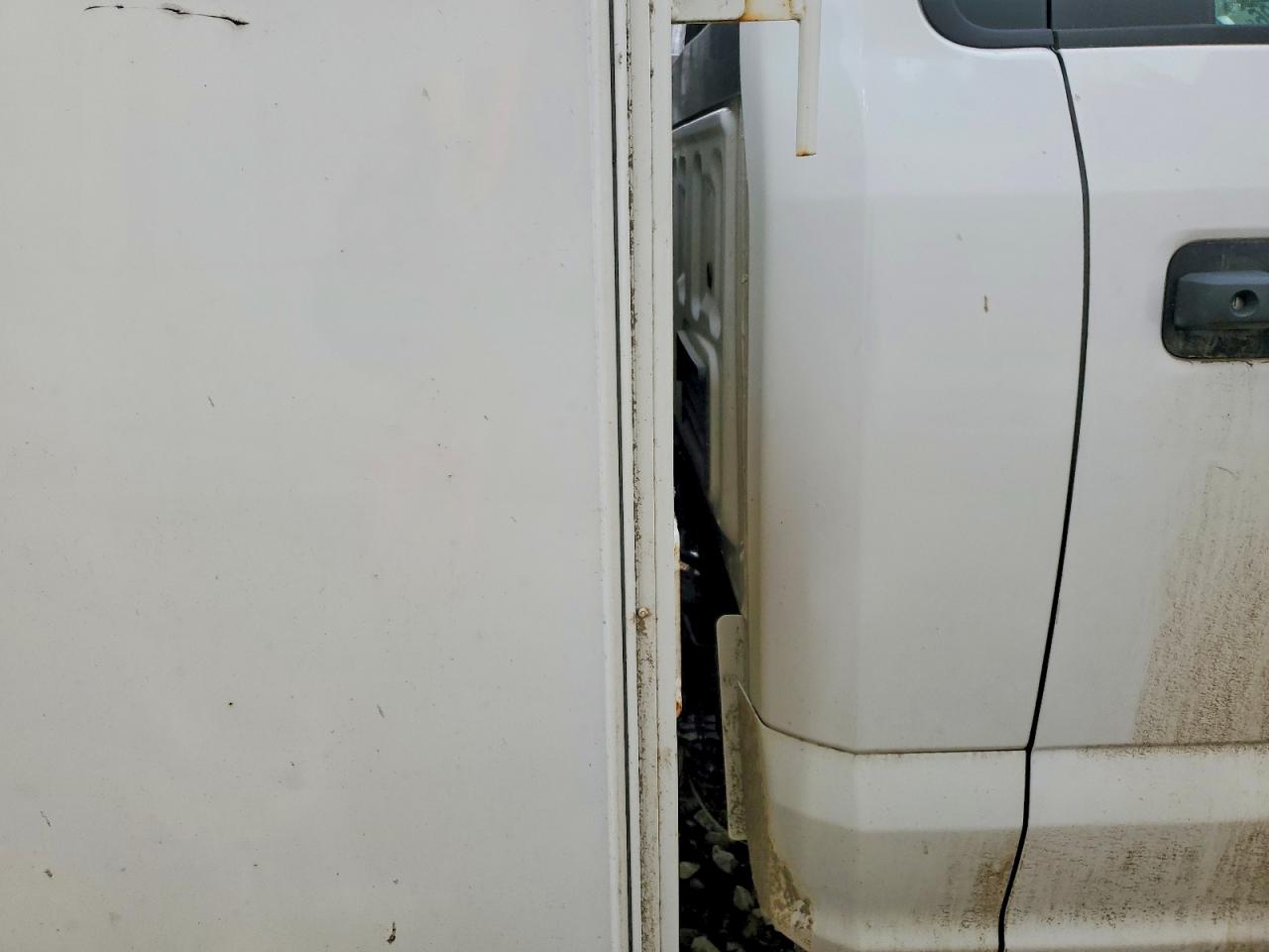 Ford F-550 Super Duty - Dual Rear Wheel